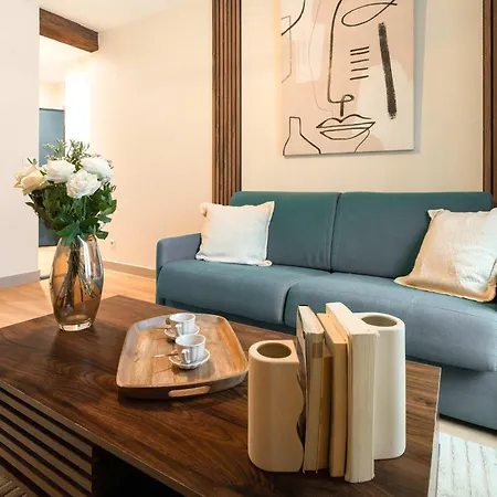 Comfy & Luminous Near Nation Parijs