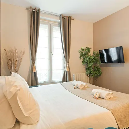 Comfy & Luminous Near Nation Parijs